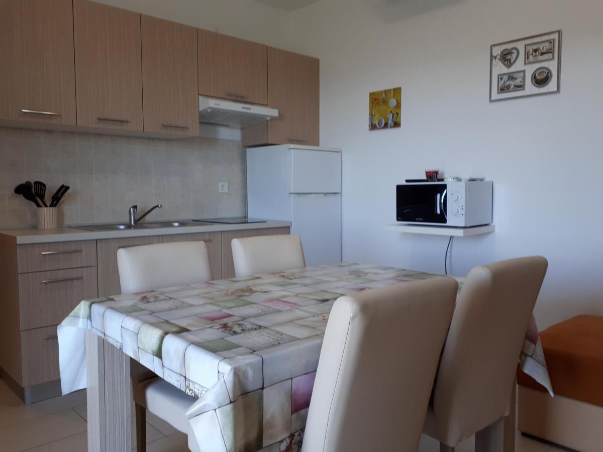 Agata Apartments Novalja Eksteriør billede