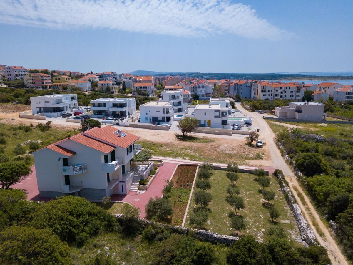 Agata Apartments Novalja Eksteriør billede
